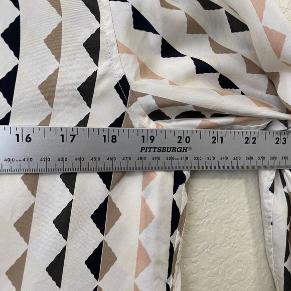 Theory Shirt Womens Medium Linigole Diamond Print Silk Cream Black - Picture 5 of 9